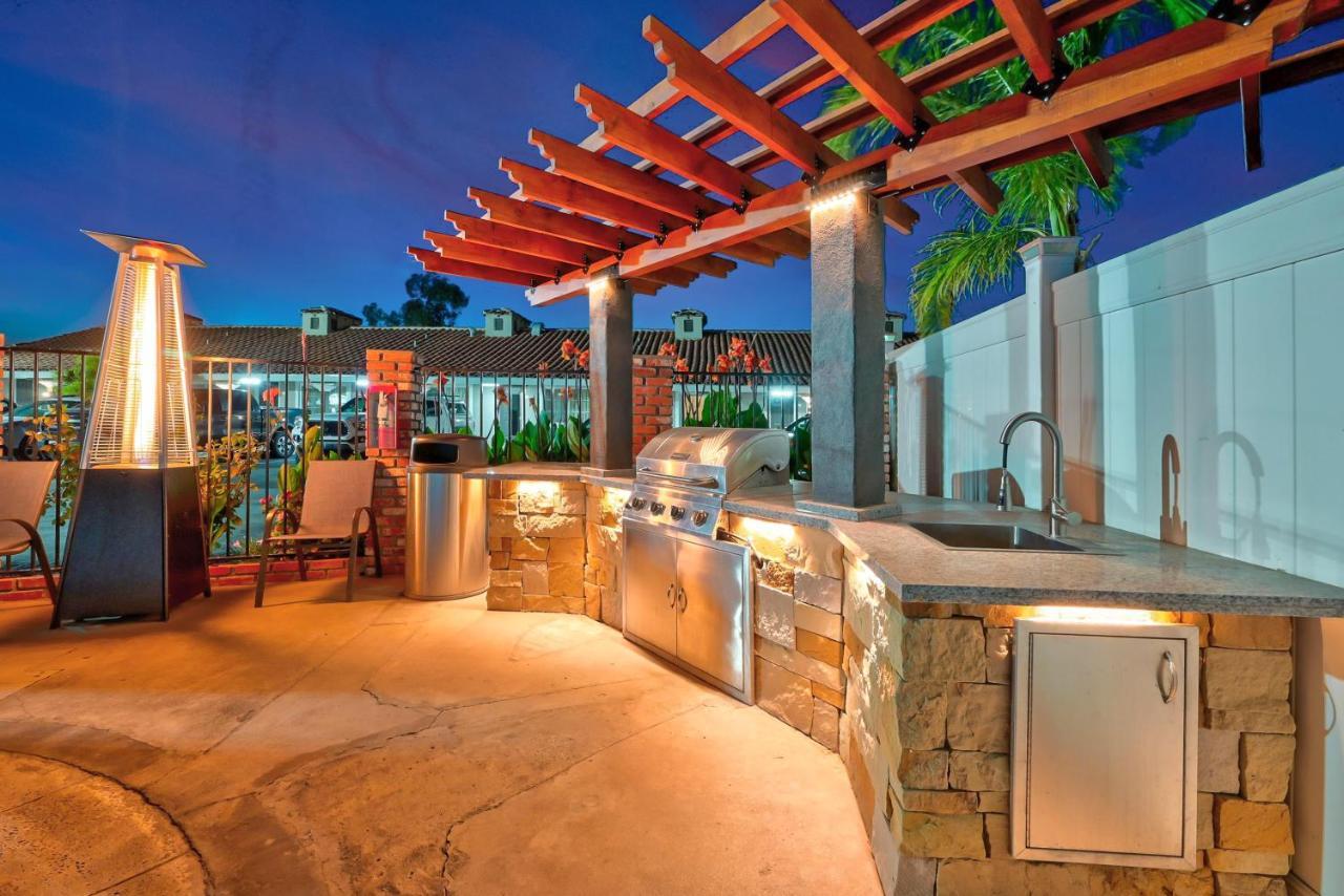 Traveler'S Inn Williams, Ca Modern Renovated Hotel المظهر الخارجي الصورة